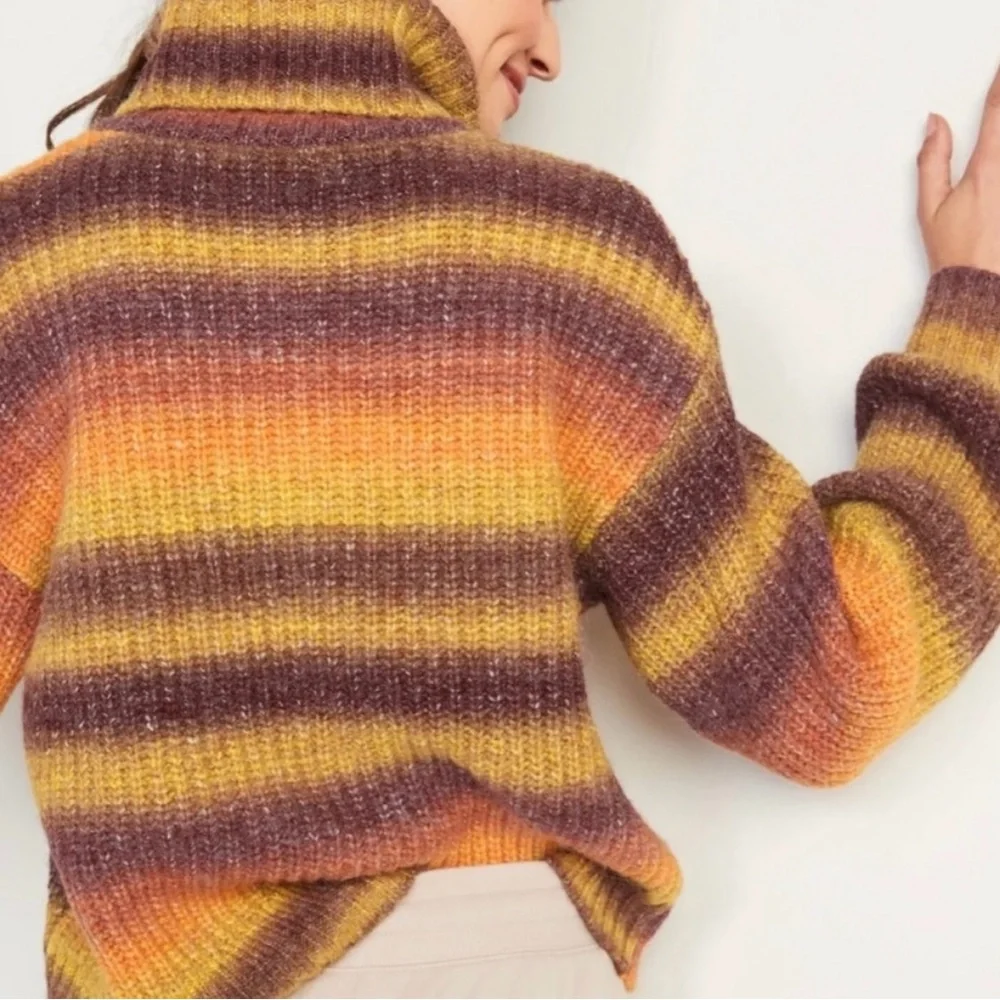 Cute and warm ombré turtleneck sweater, S Tall - Picture 3 of 4